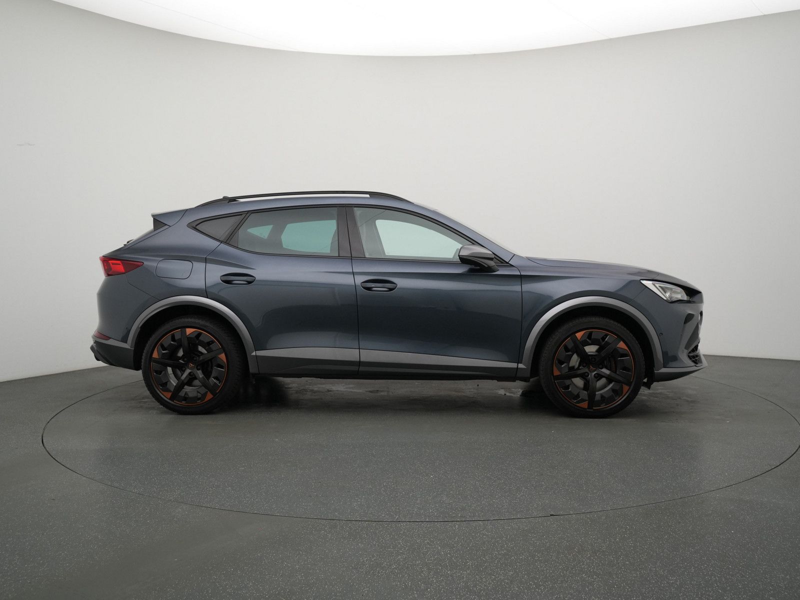 Cupra Formentor VZ NAVI VIRT CARPLAY KAM LED SHZ PDC