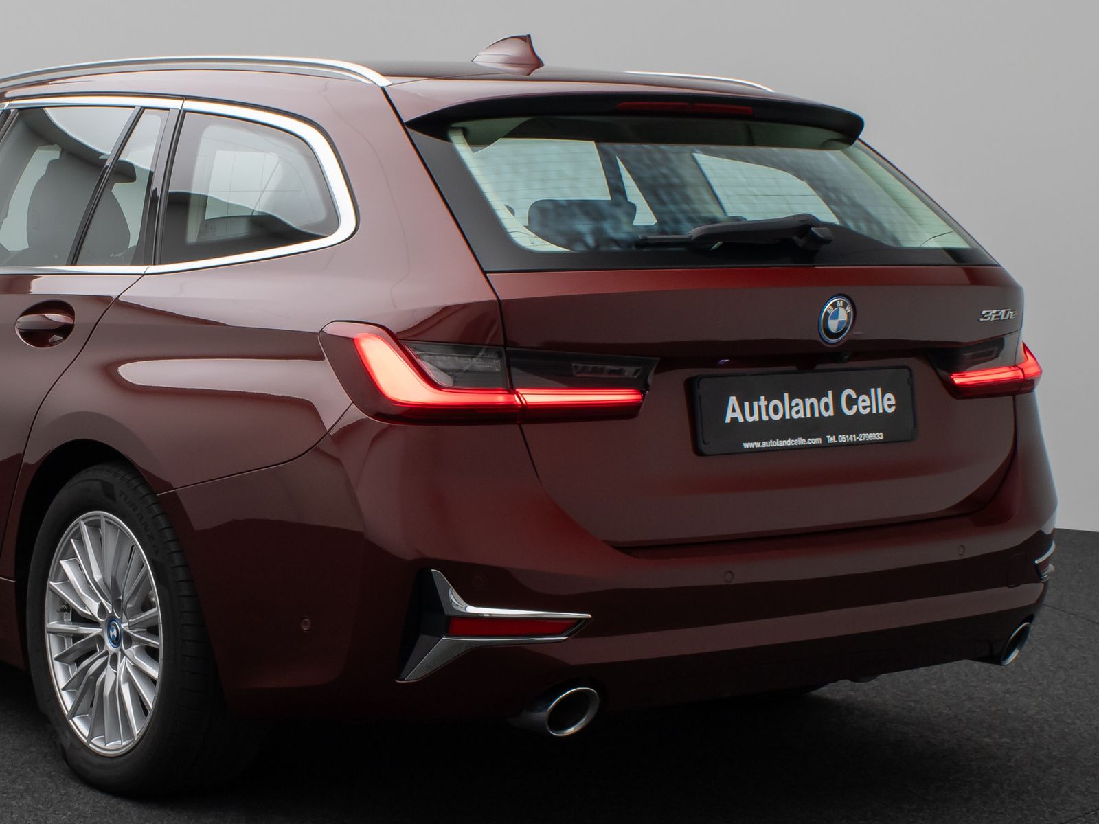 BMW 320e Luxury Line - Samsaru's Car Outlet