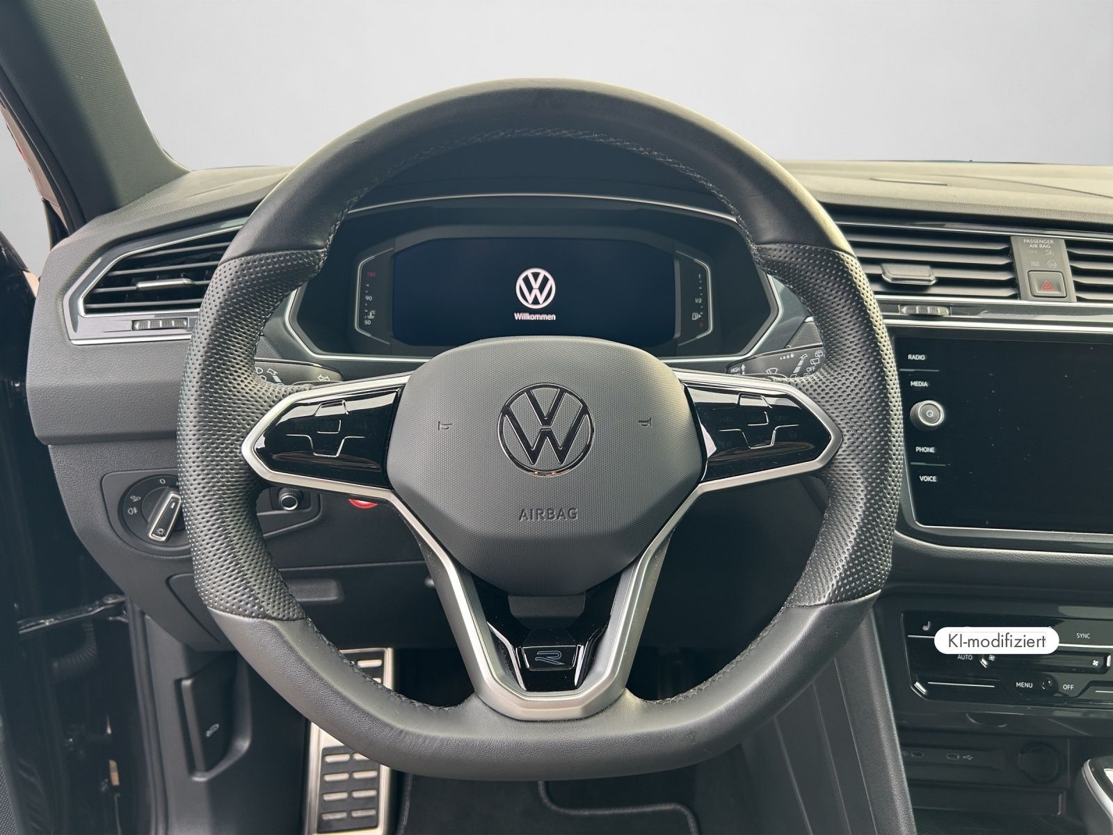 Volkswagen Tiguan 2.0 TDI R-line HUD 360° KAMERA IQ-LIGHT N