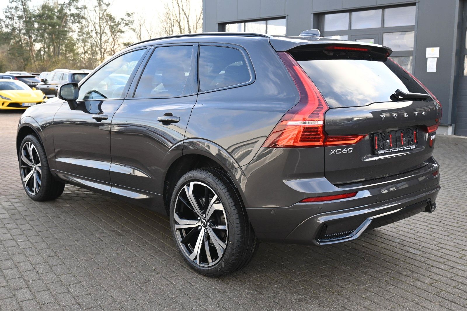 Volvo XC60 B5 AWD Plus Dark*H&K*FSHZG*360°*ACC*AHK