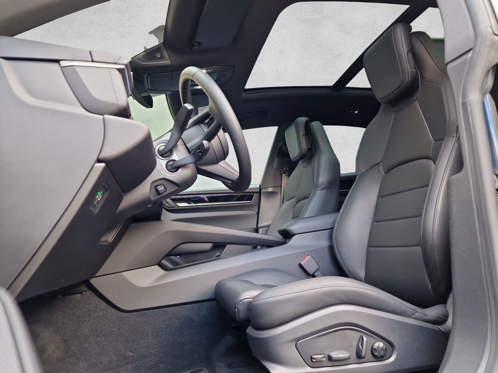 Porsche Macan 4 - Samsaru's Car Outlet