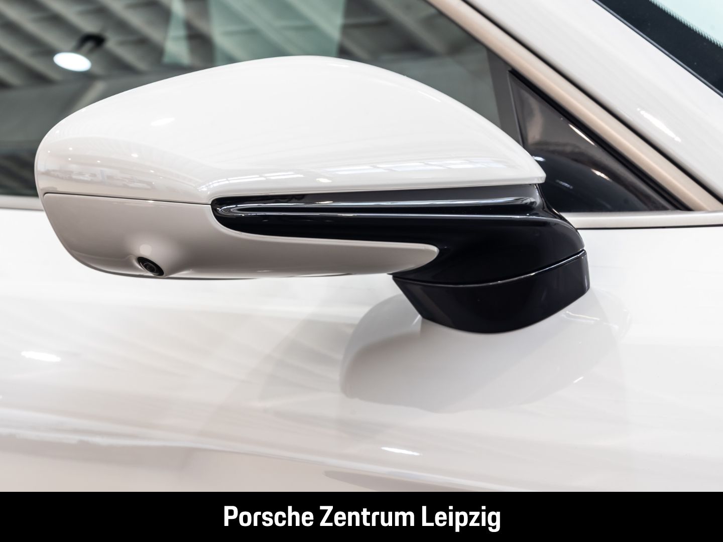Porsche Taycan Turbo S Cross Turismo ActiveRide Burmeste