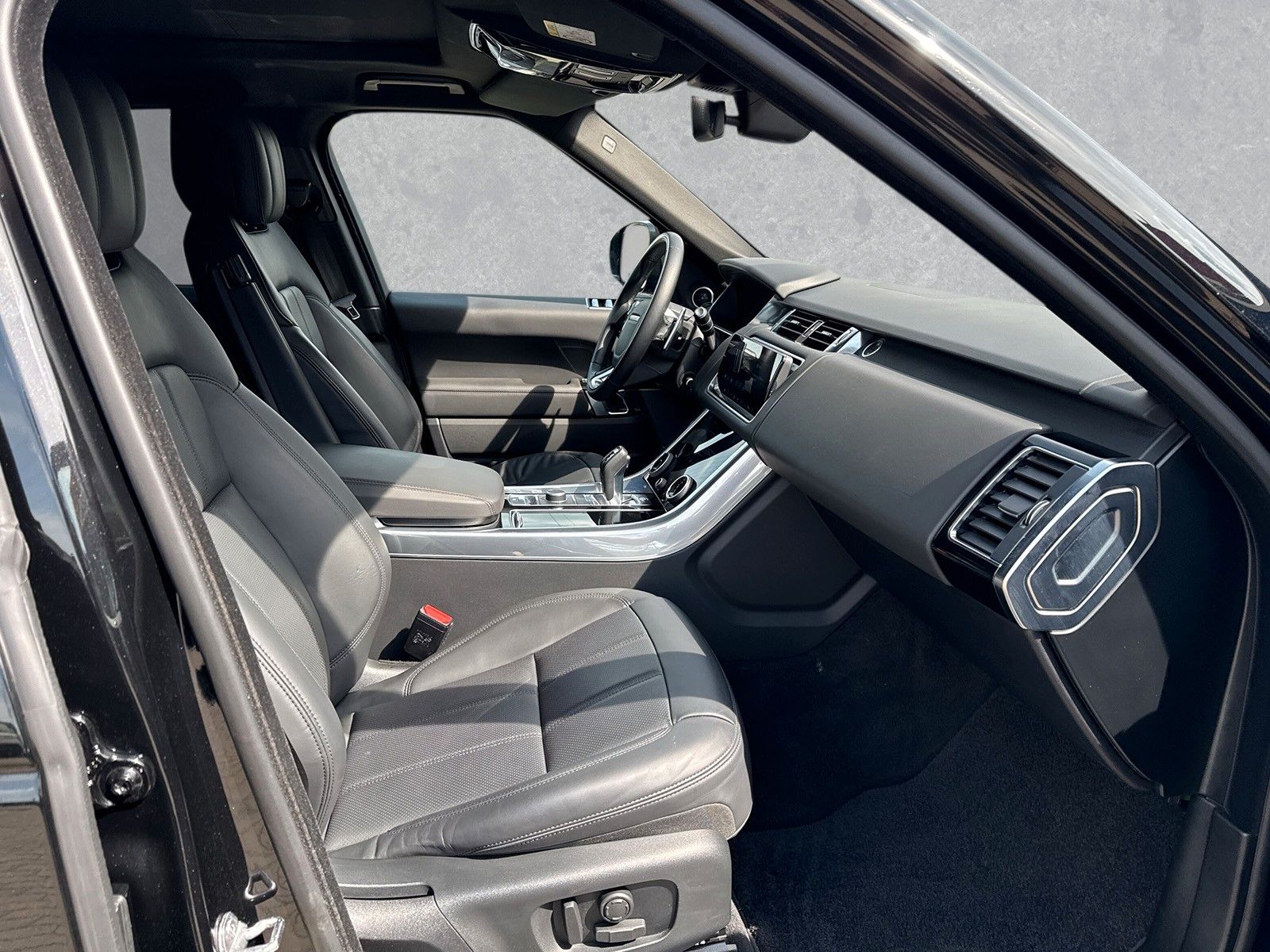 Range Rover Sport D350 HSE Dynamic Stealth - Samsaru's Car Outlet