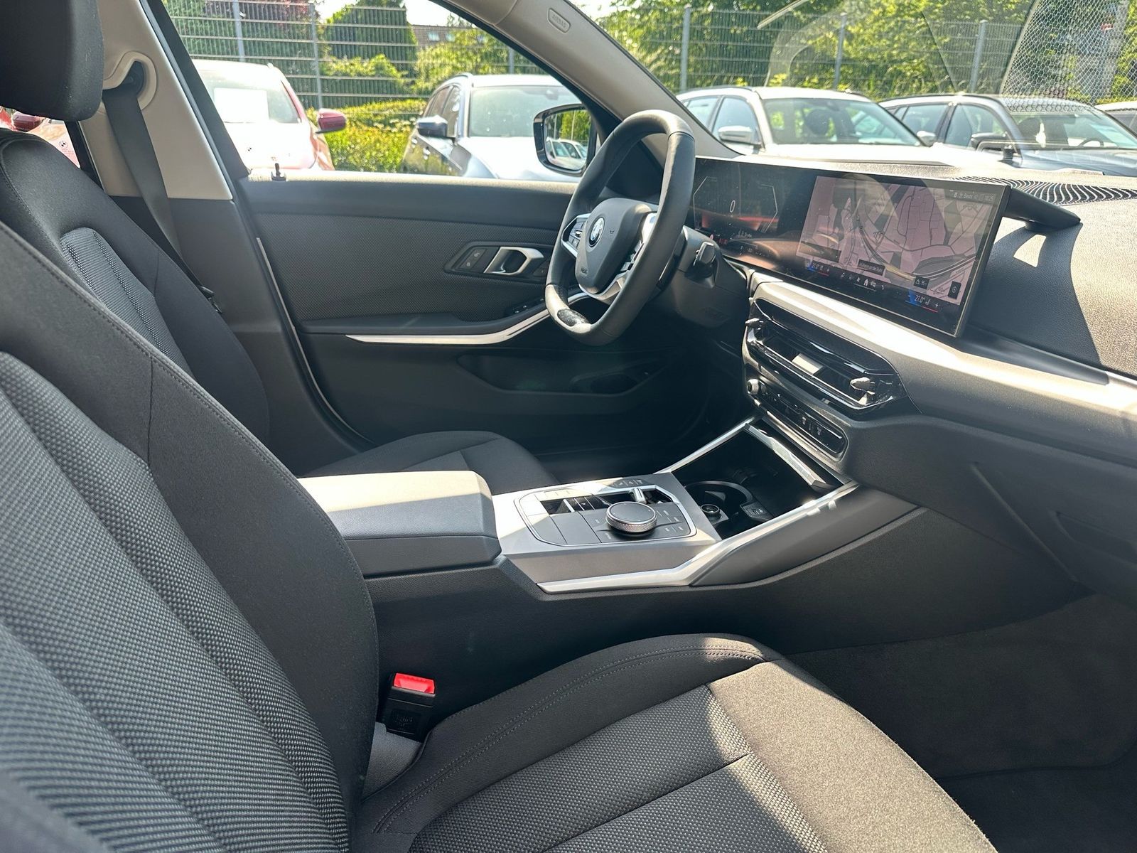 BMW 318i Touring DrivingAssist Stop&Go HeadUp AHK