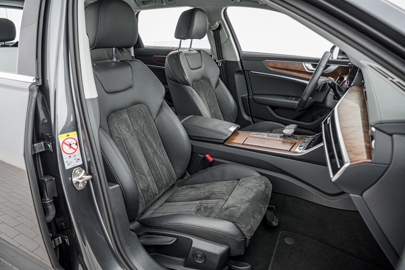 Audi A6 Avant 45 TFSI S tr. - Samsaru's Car Outlet