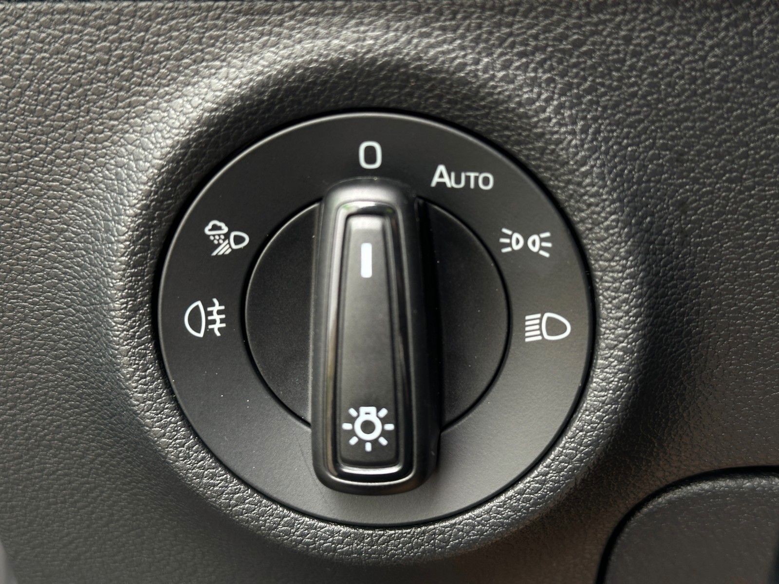 Skoda 150PS 4x4 DSG Sportline Side Assist eHK LM19"AHK