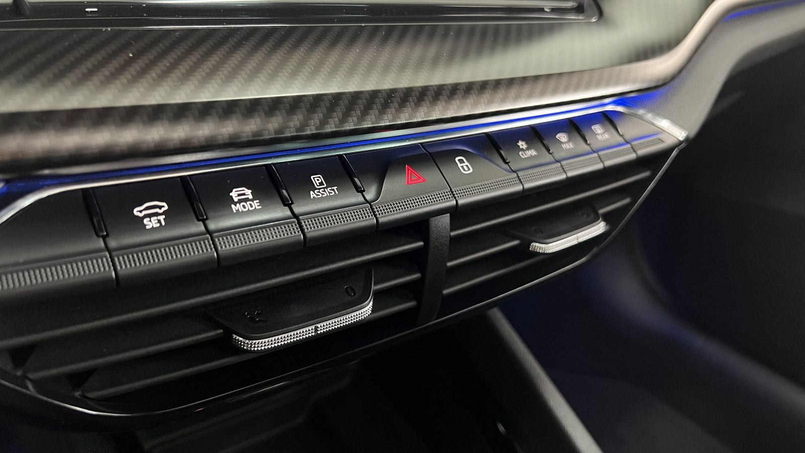 Skoda Octavia Combi RS First Edition - Samsaru's Car Outlet