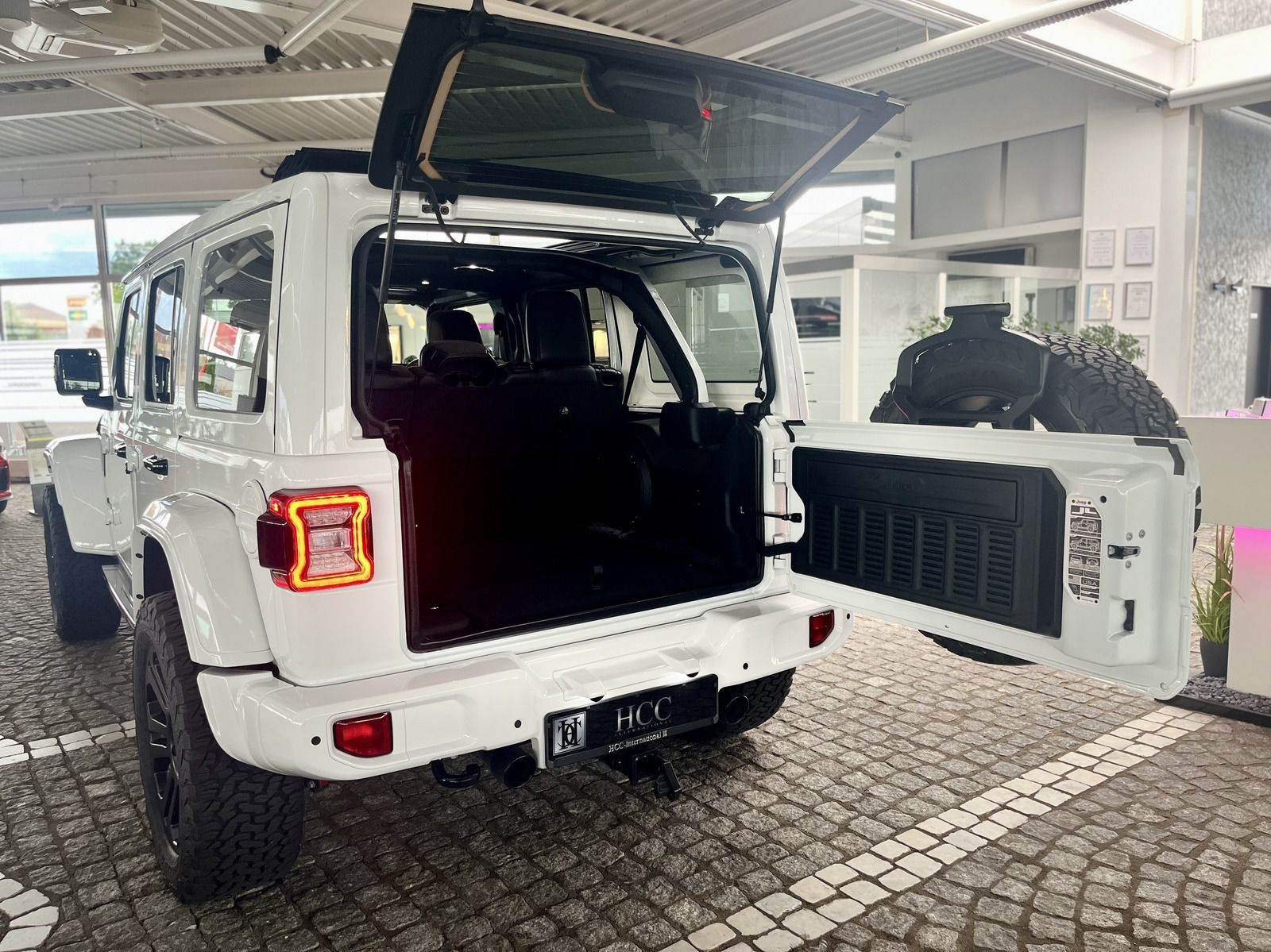 Jeep Wrangler 2.0 Sky One Rubicon Brute Look + Carbon