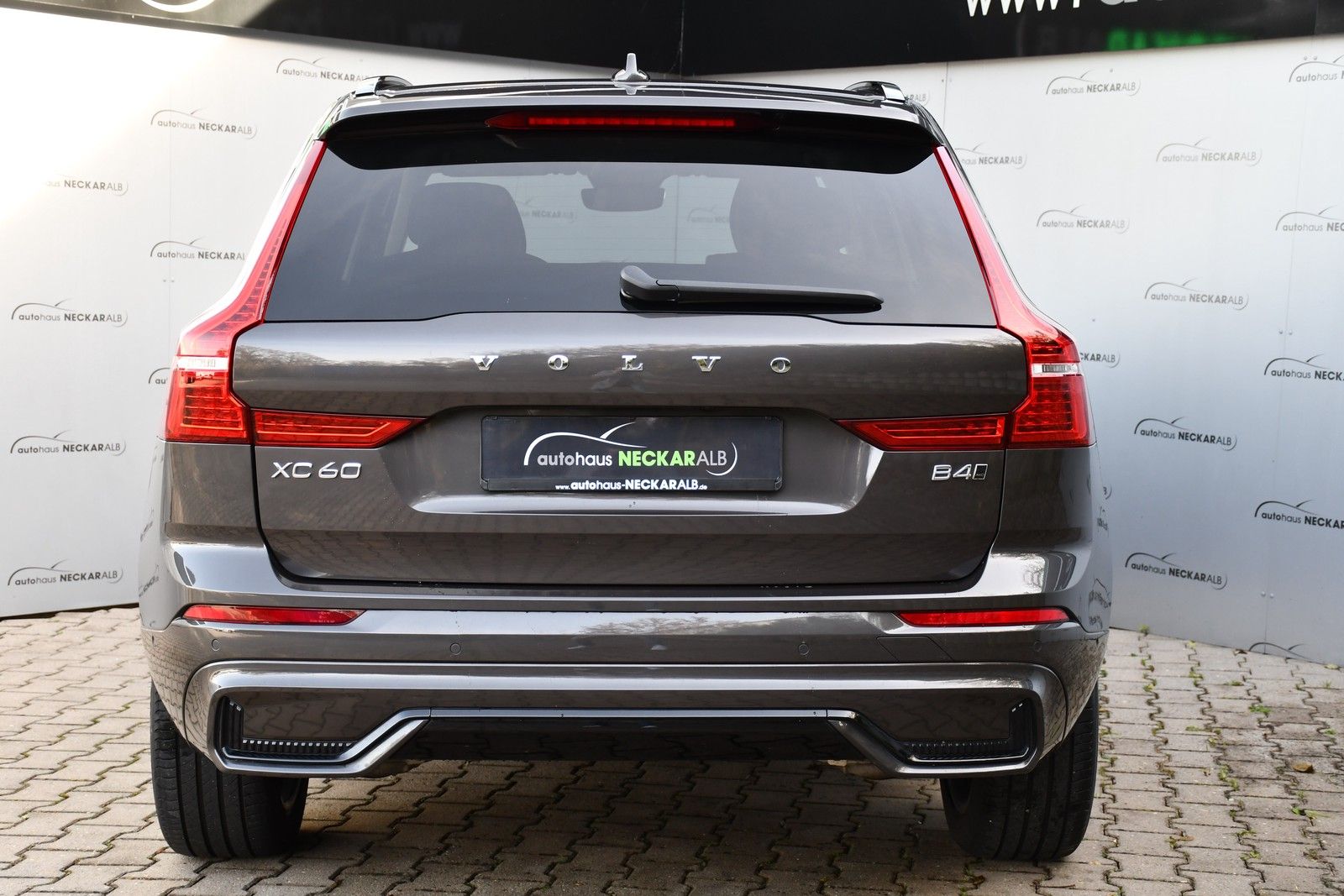 Volvo XC60 Ultimate Dark AWD*AHK*Head-Up*360°Kamera*Pa