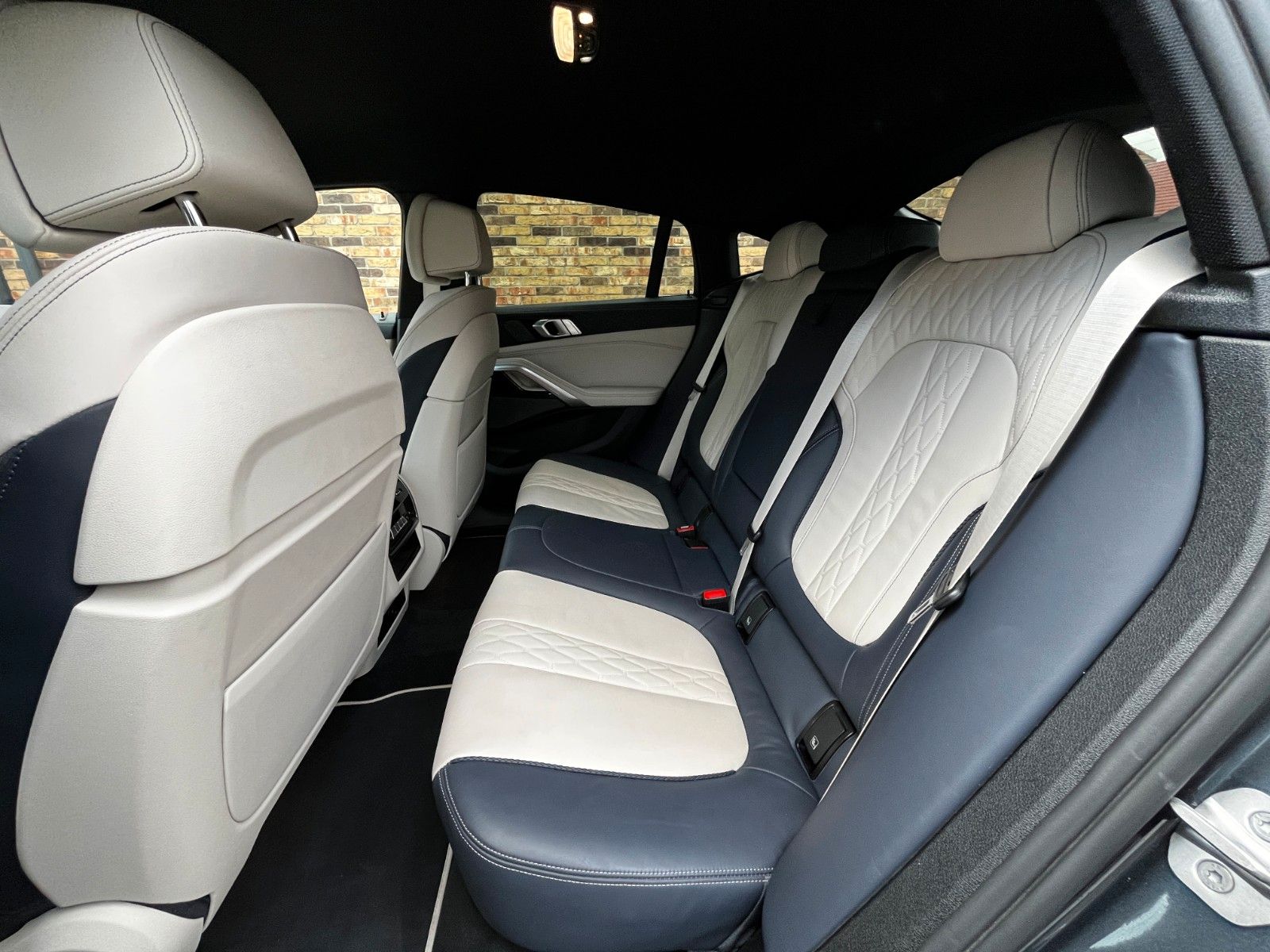 BMW X6 M50i AHK Leder Laser HUD DAProf Standhz