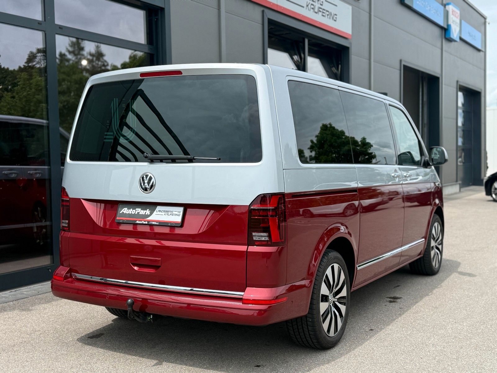 Volkswagen T6.1 MULTIVAN TDI 4MOTION DSG - Samsaru's Car Outlet