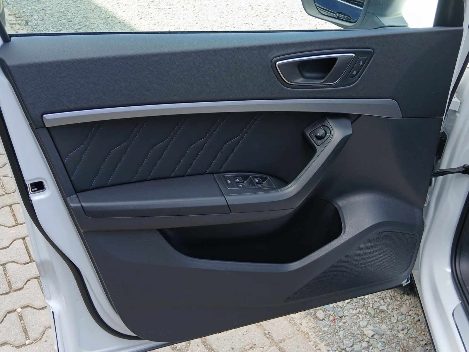Seat Ateca FR 2.0 TDI DSG*NAVI*AHK*KAM*SHZ*ACC*LED*