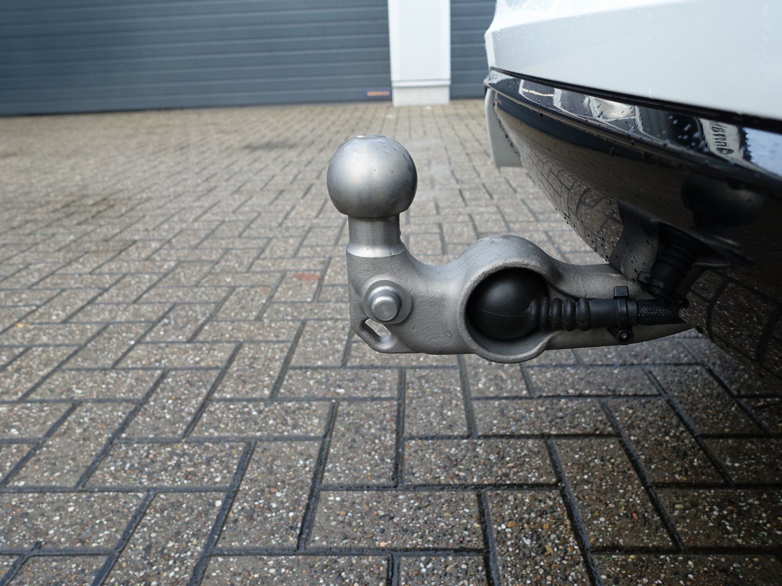 Volvo XC60 Plus B5 AWD/Four-C/AHK/HeadUp/360°Cam/Pano