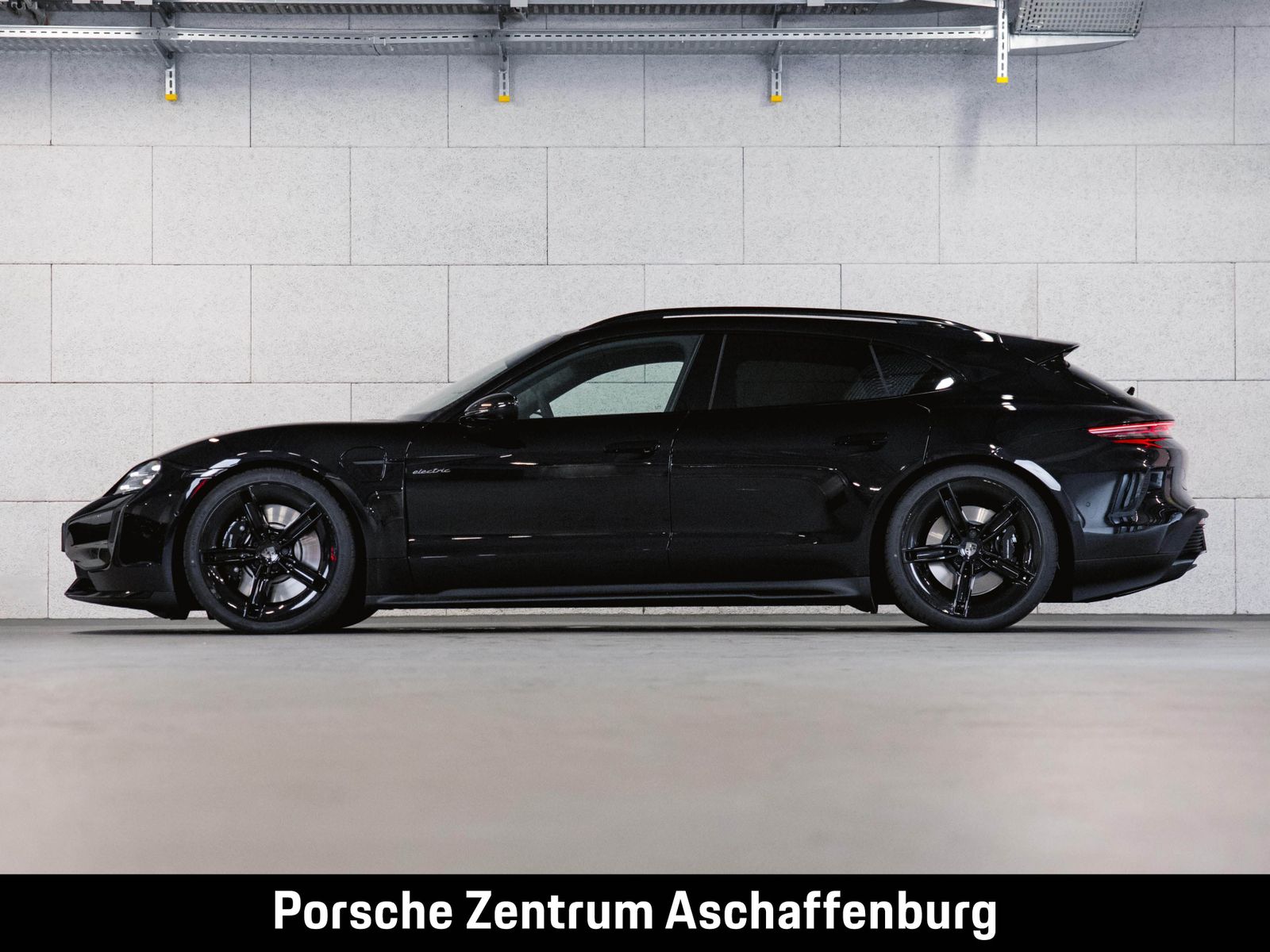 Porsche Taycan Turbo Sport Turismo SportDesign Paket