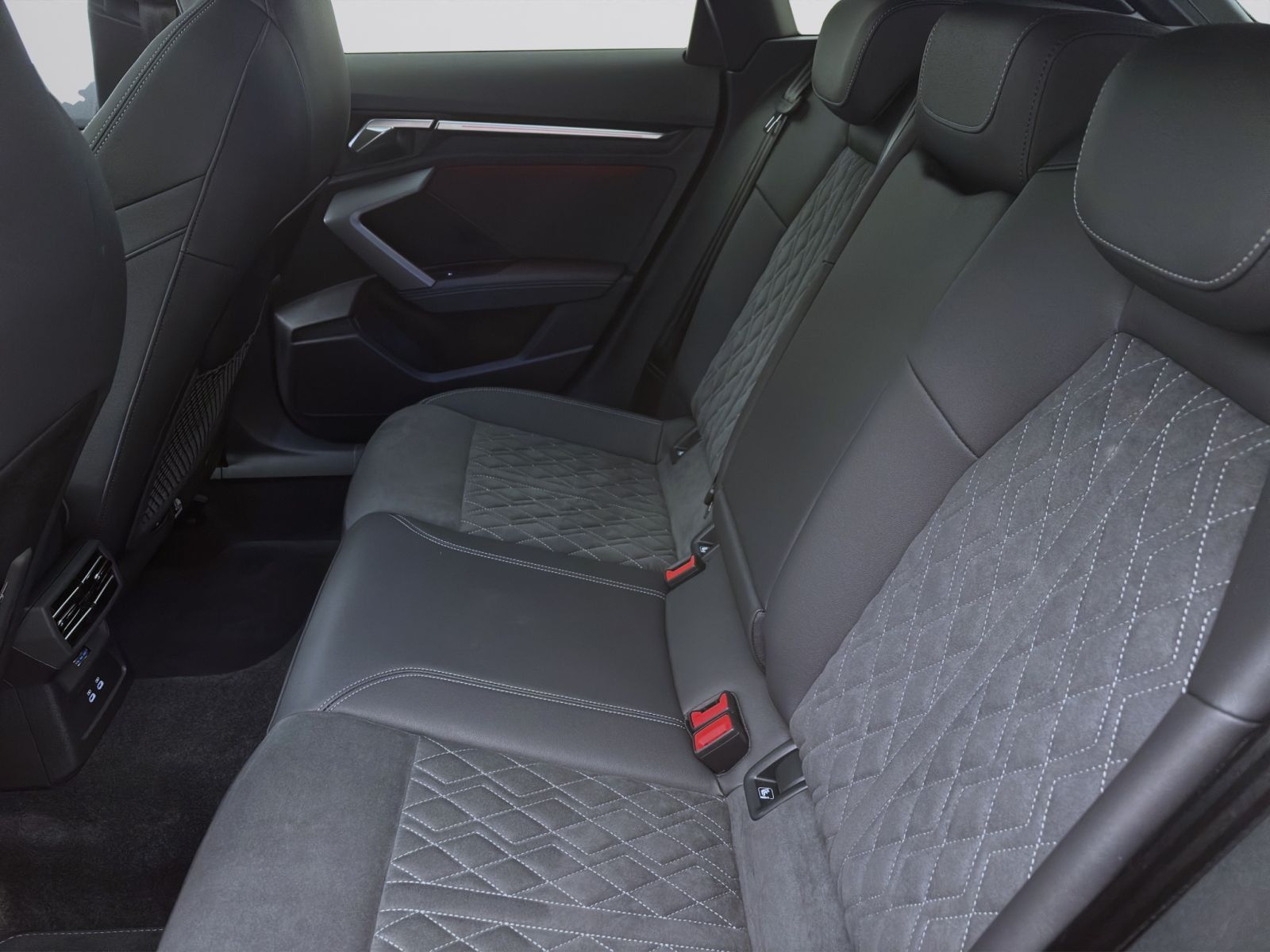 Audi A3 Sportback TDI S LINE NAVI PANO eKLAPPE AHK
