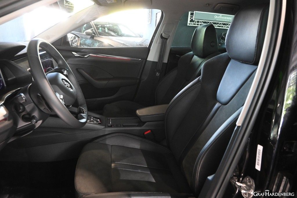 Skoda Octavia Combi 2.0 TDI Style - Samsaru's Car Outlet
