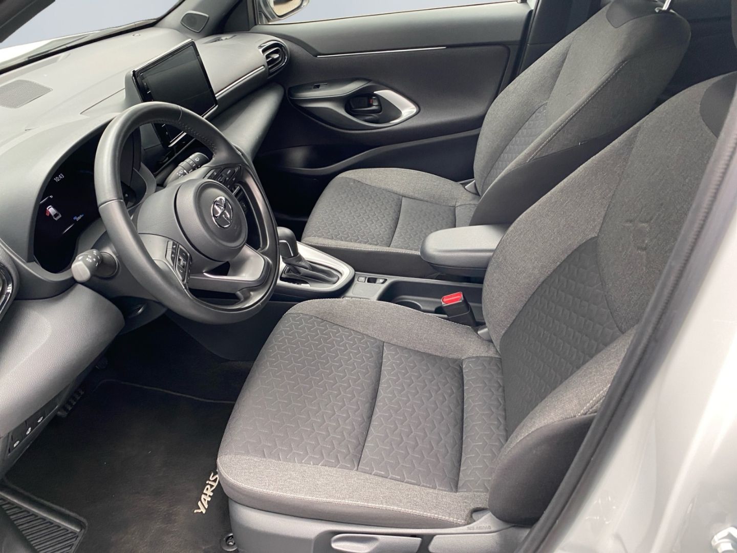 Toyota Yaris Cross Hybrid 1.5 Team D *Matrix*CAM*CarPla