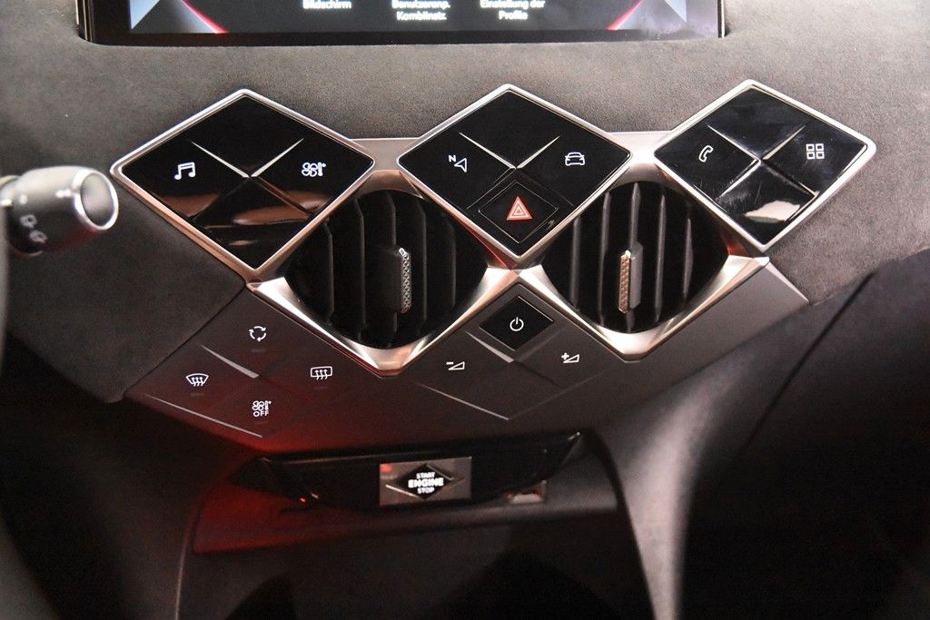 DS Automobiles DS3 Crossback Performance Line - Samsaru's Car Outlet