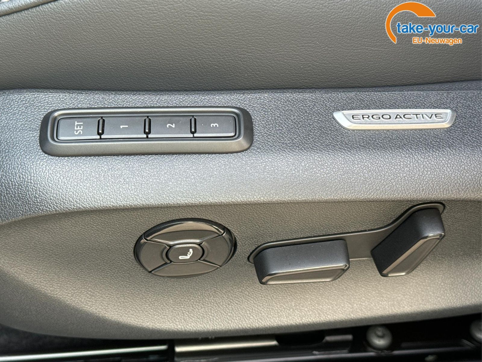 Volkswagen Passat Variant R-Line AHK+PANO+NAVI+Head-UP+M...