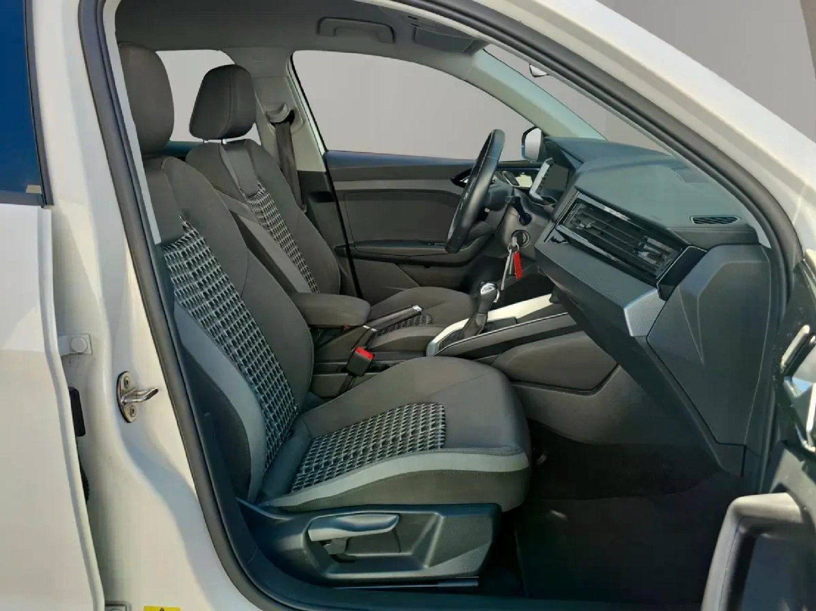 Audi 30 TFSI S-TRONIC - Samsaru's Car Outlet