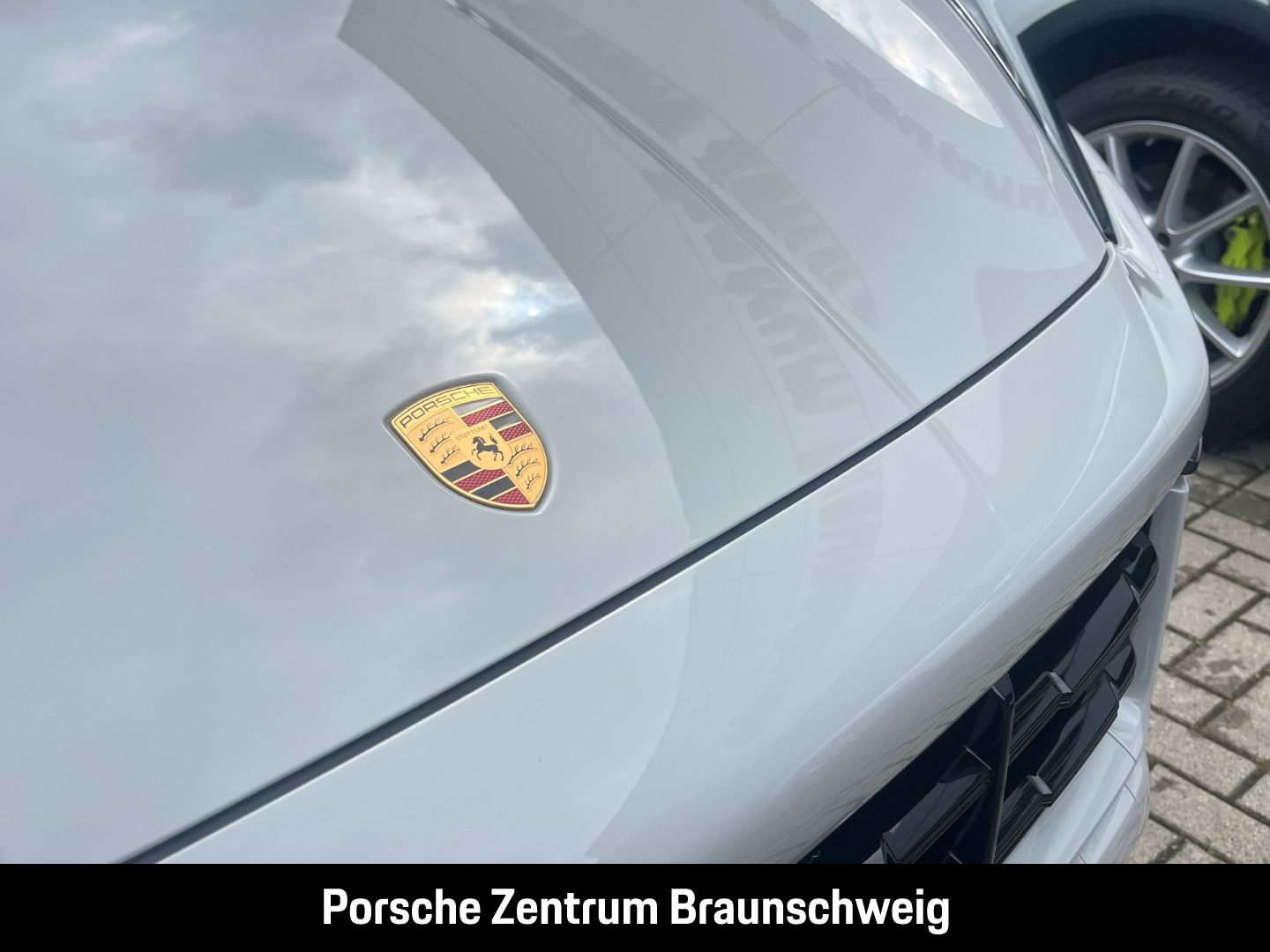 Porsche Cayenne GTS Coupe InnoDrive HA-Lenkung Head-Up