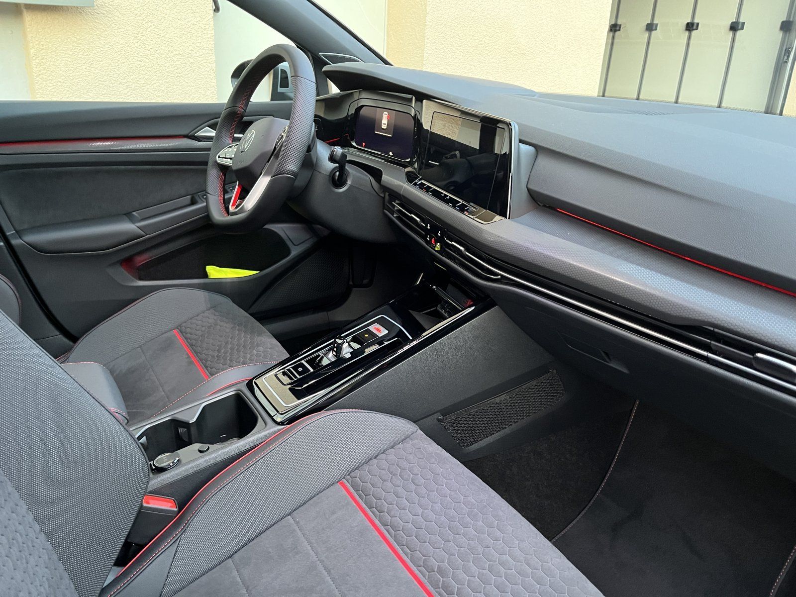 Volkswagen Golf 8 VIII GTI Clubsport - Samsaru's Car Outlet