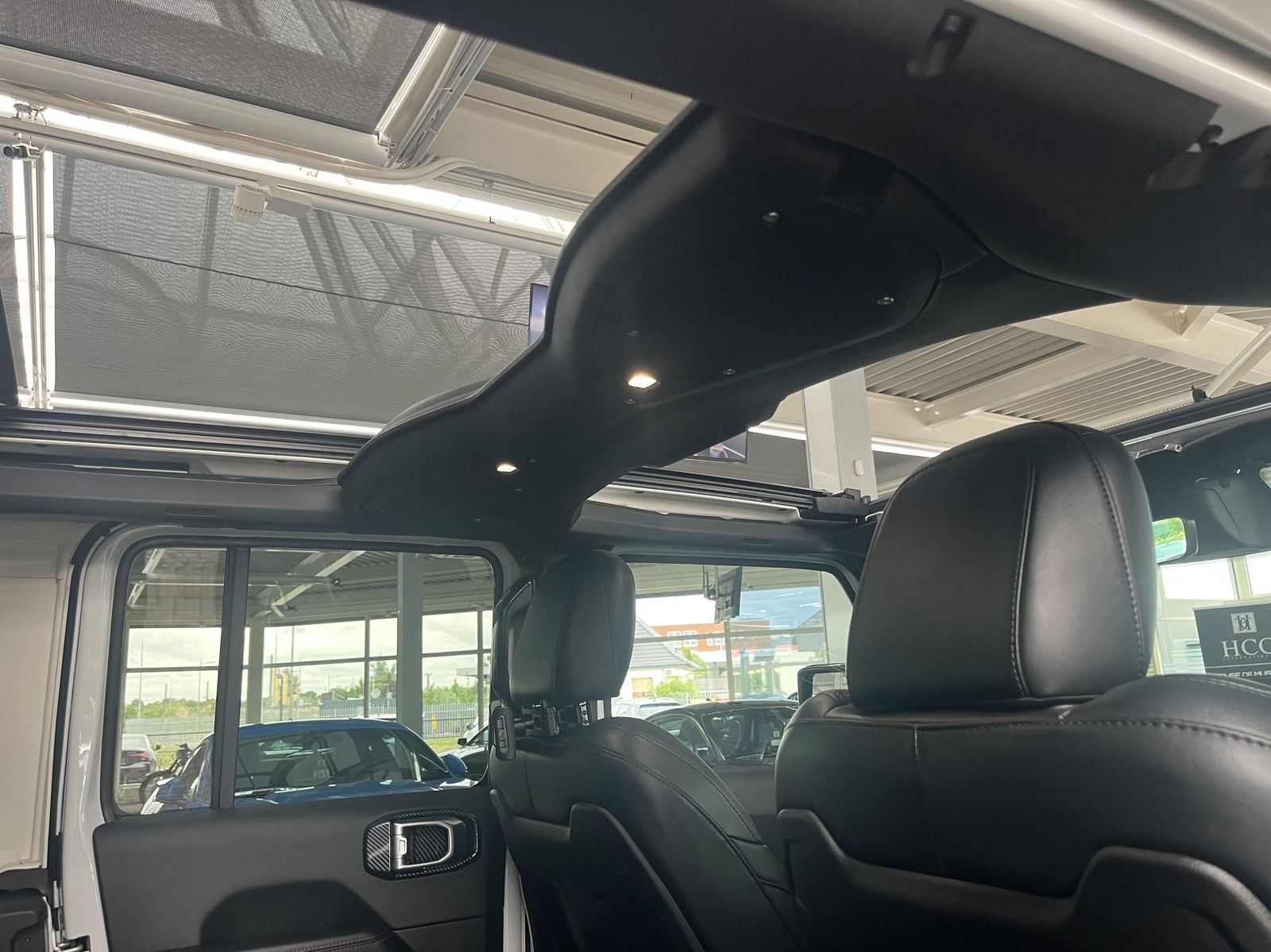 Jeep Wrangler 2.0 Sky One Rubicon Brute Look + Carbon