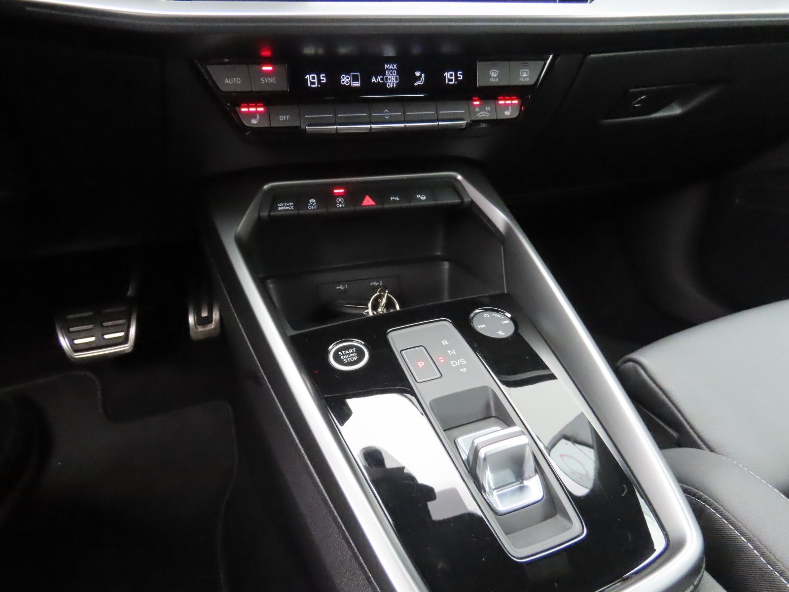 Audi A3 Limousine 35 TFSI S line Leder Ambiente