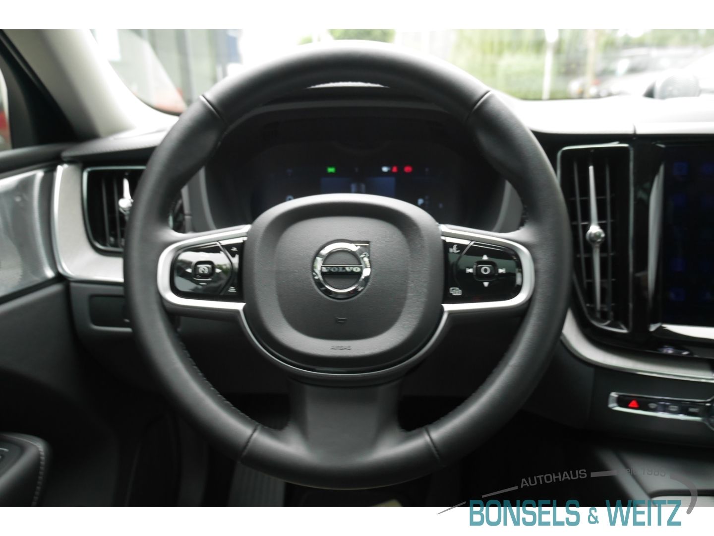 Volvo XC60 Ultra Dark Benzin EU6d B5 AWD MILD-HYBRID H