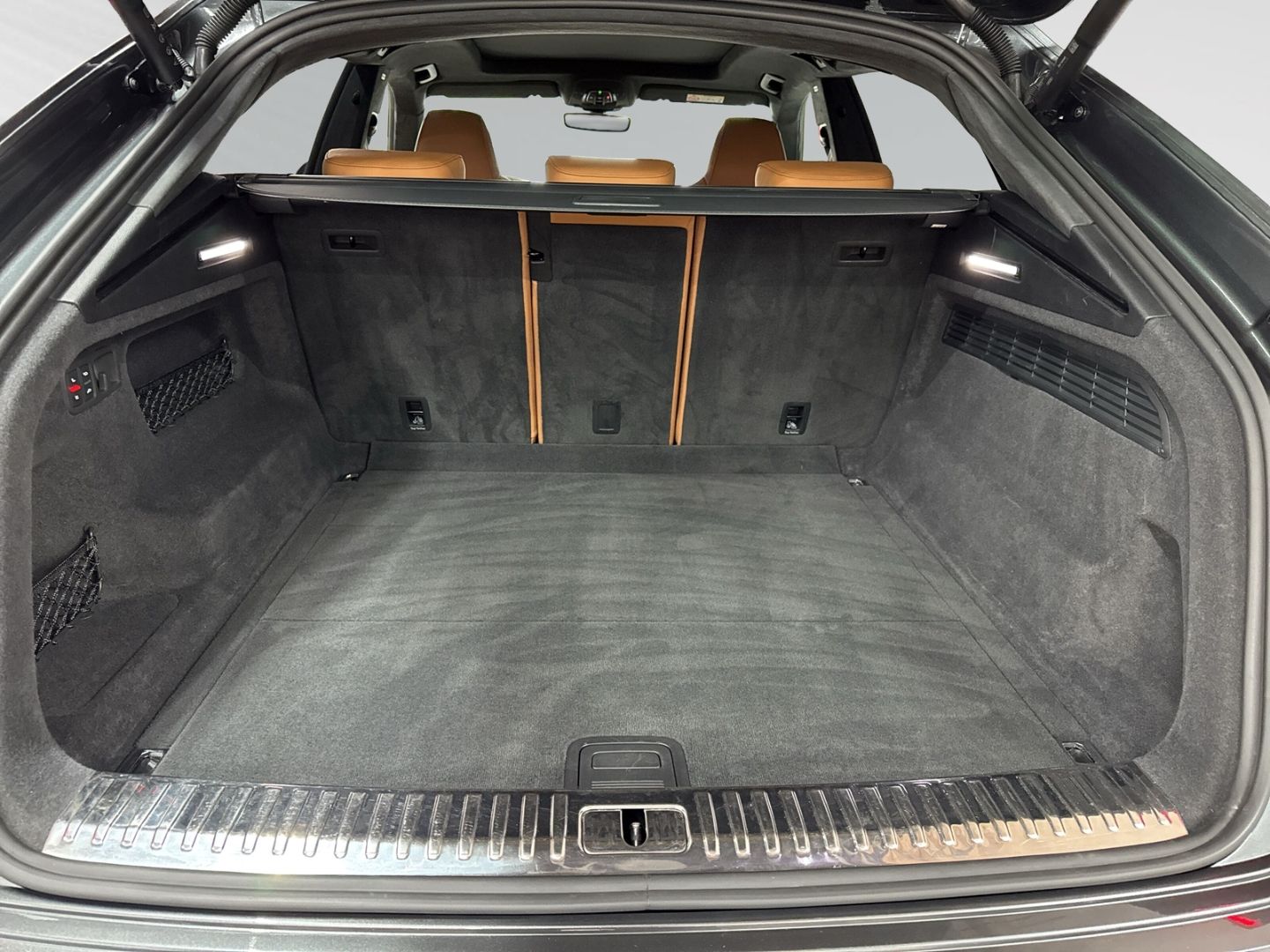 Audi RSQ8 qu tiptro 360°+AHK+HuD+Keramik+Pano+Sthz