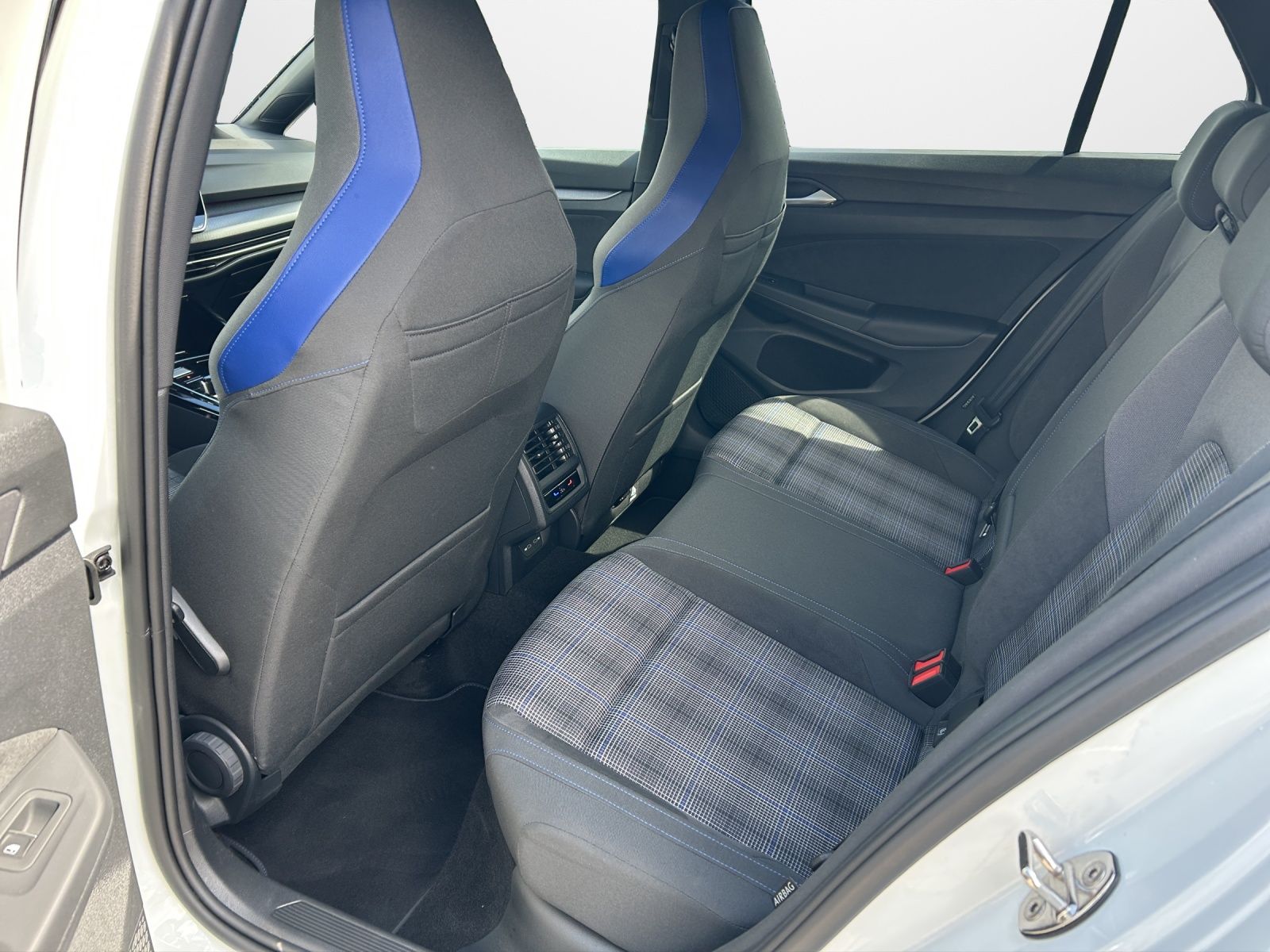 Volkswagen Golf  GTE 1.5 TSI DSG eHybrid  HeadUp Navi LED K
