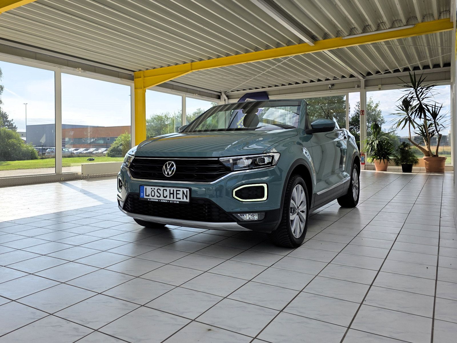 Volkswagen T-Roc Style - Samsaru's Car Outlet