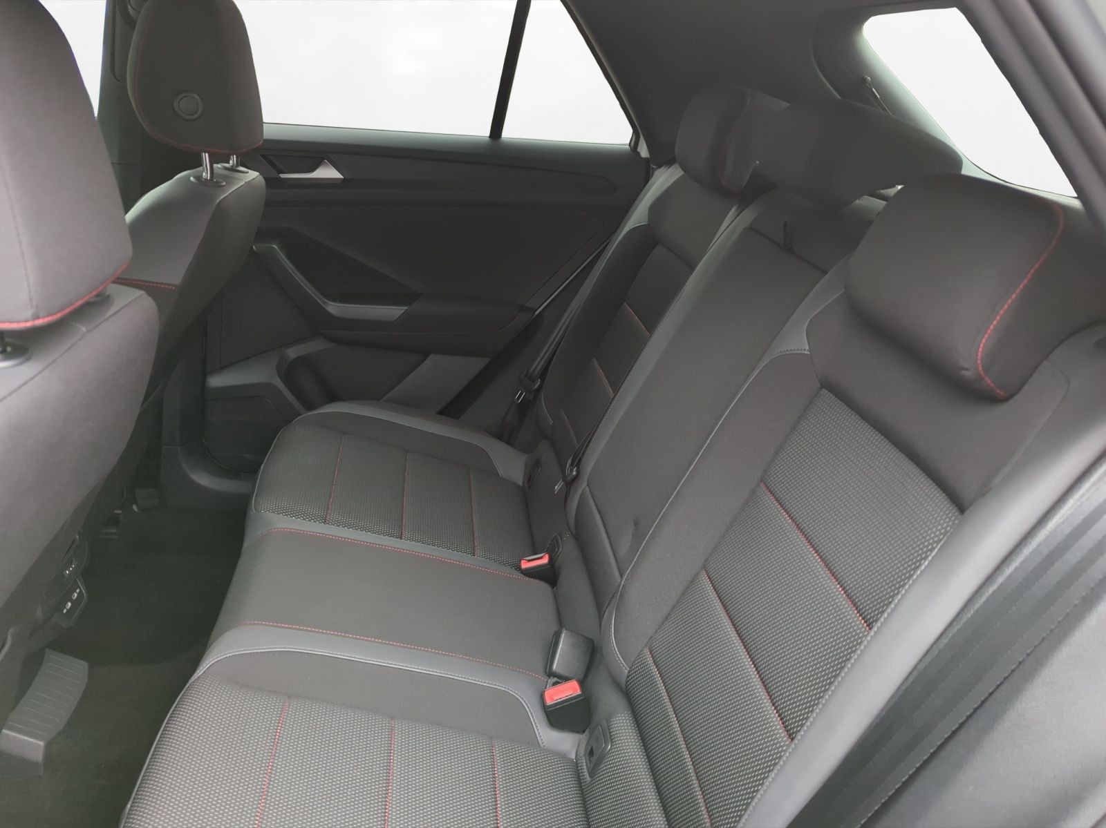 Volkswagen T-Roc 1.5 TSI Sport BlackStyle - Samsaru's Car Outlet