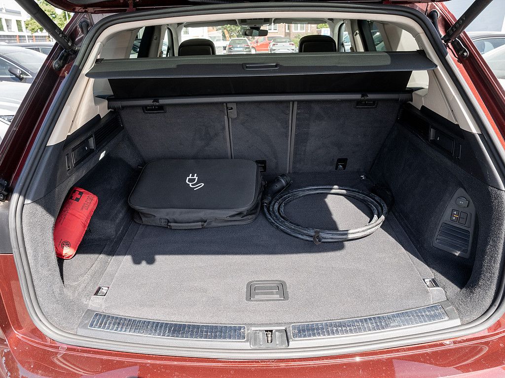 Volkswagen Touareg 3.0 V6 TSI eHybrid Atmosphere 4M - Samsaru's Car Outlet