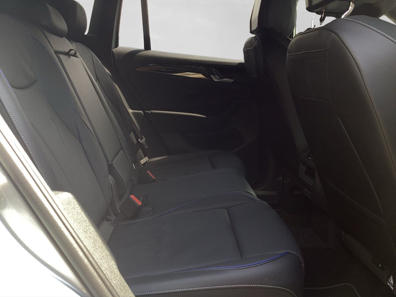 Volkswagen Tiguan 1.5 TSI DSG eHybrid R-LINE BLACK LEDER AH