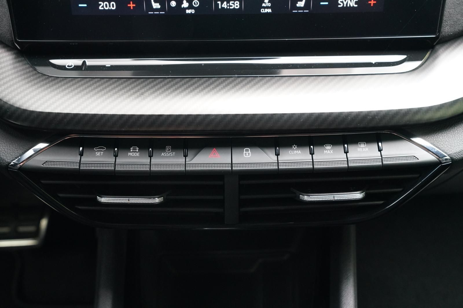 Skoda OCTAVIA COMBI 2.0TSI DSG - Samsaru's Car Outlet