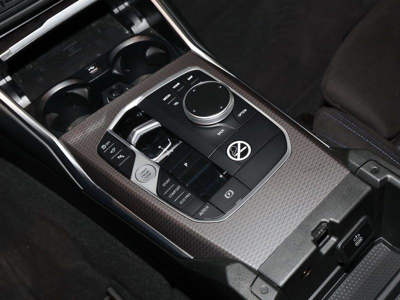 BMW 320d M Sport Lim DrivAssProf Adp.LED 360° HiFi