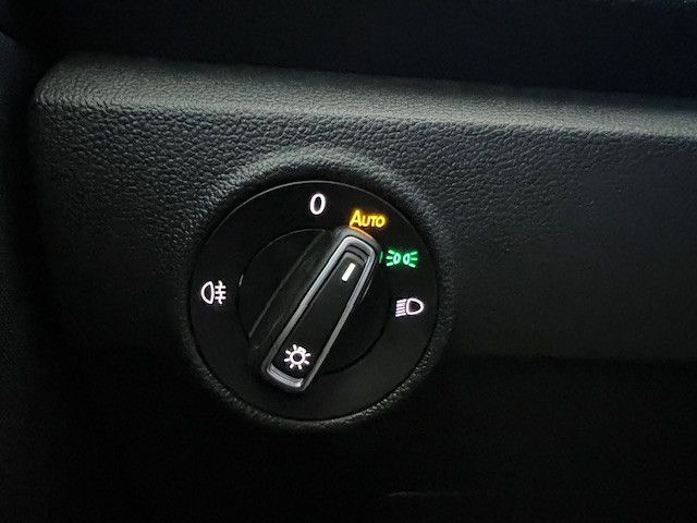 Volkswagen T-ROC United - Samsaru's Car Outlet