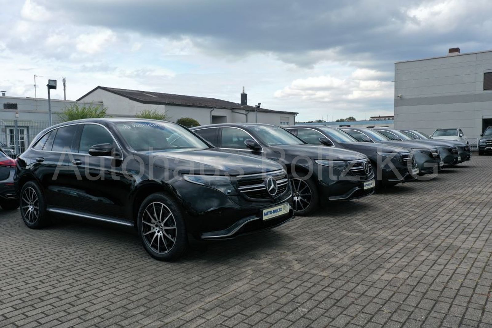 Mercedes-Benz GLC 300 e 4M AMG ENp 92300 Distr. Pano AHK 360 K