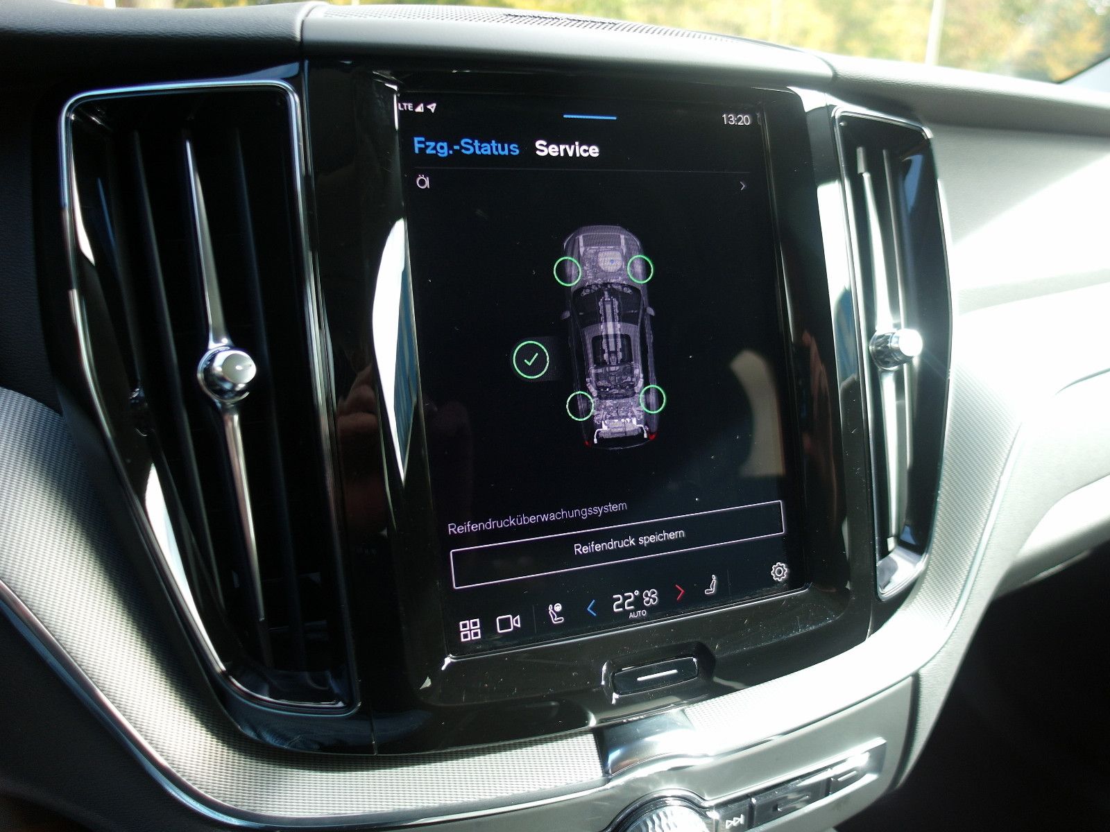 Volvo XC60 T6 AWD Plus Dark #volvocars #madebymerten