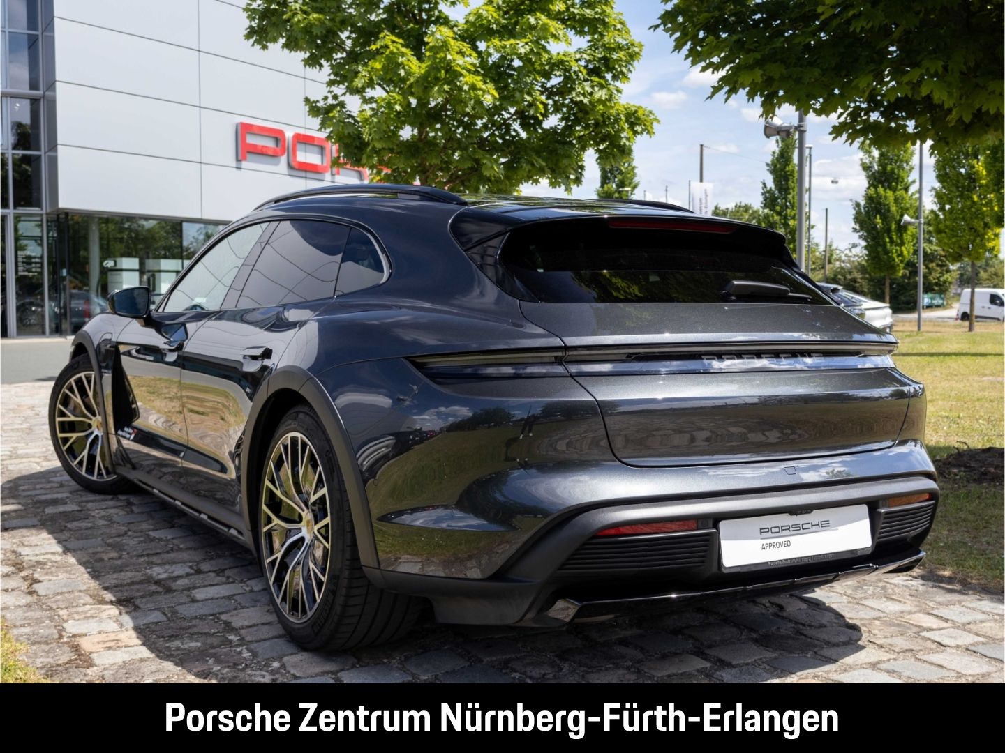 Porsche Taycan 4S Cross Turismo Achslenkung HD-Matrix In