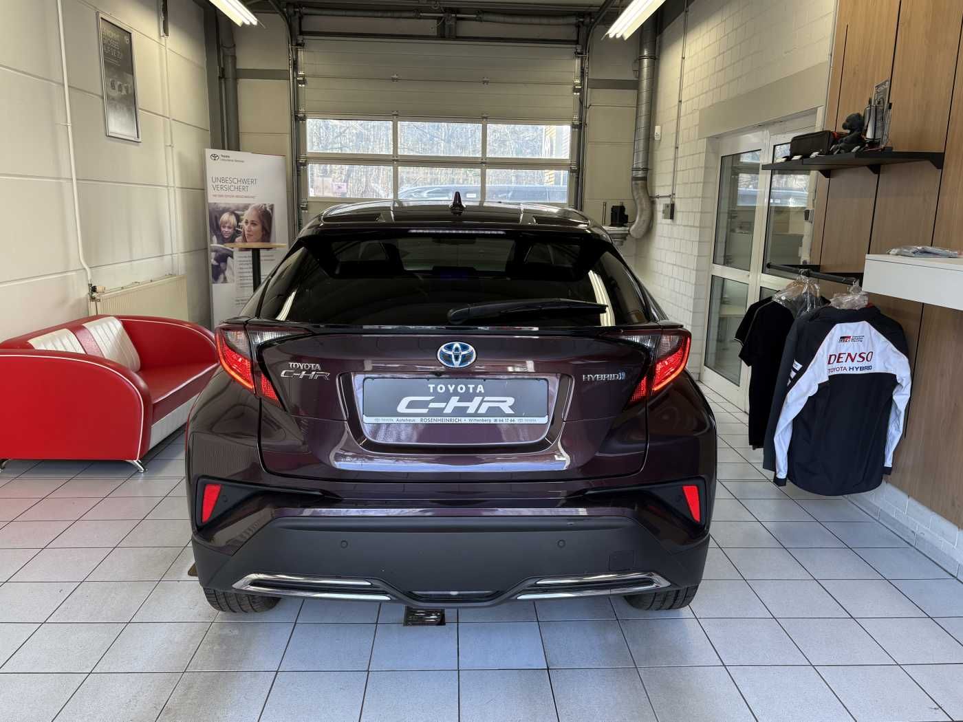 Toyota C-HR Hybrid - Samsaru's Car Outlet
