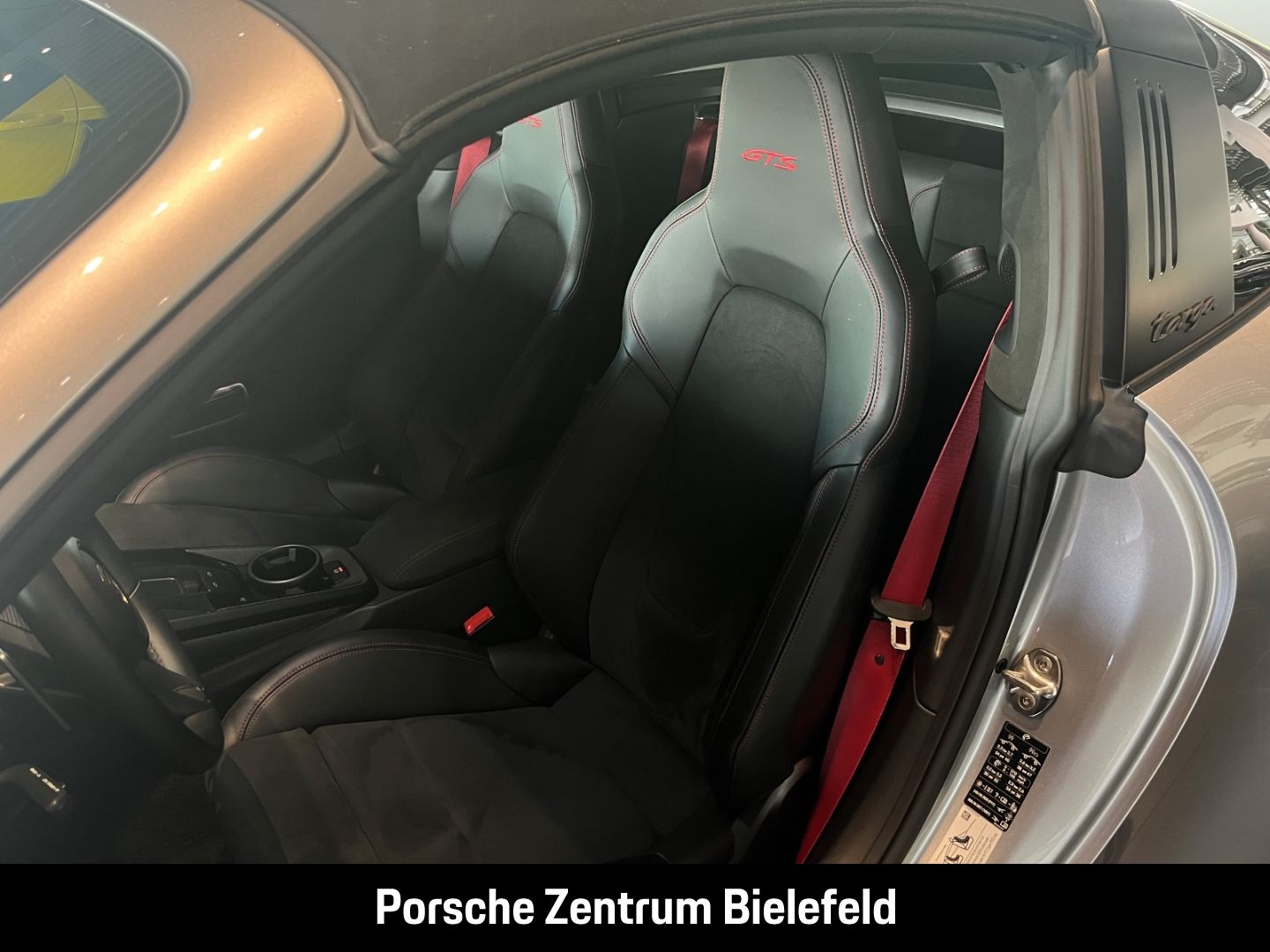 Porsche 992 911 Targa 4 GTS BOSE Sportabgasanlage LED