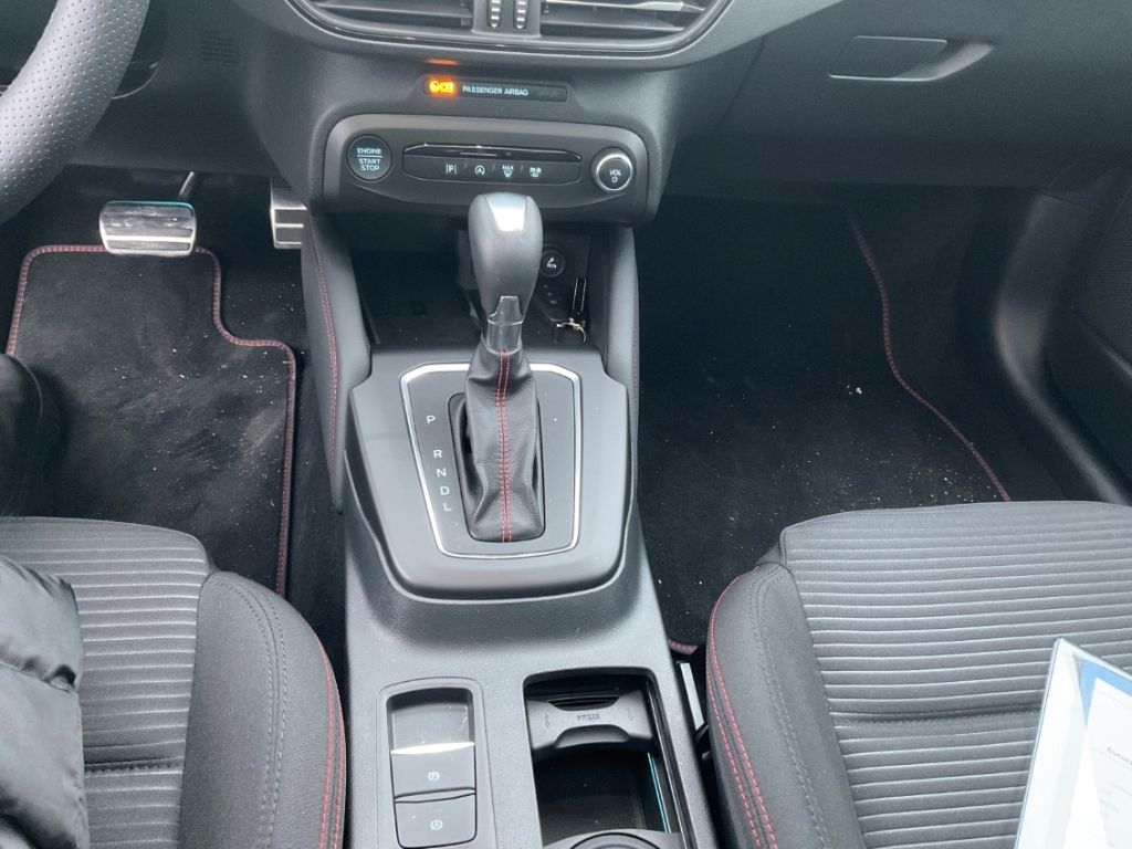 Ford Focus Turnier ST-Line X MHEV+Automatik+Pano+LED