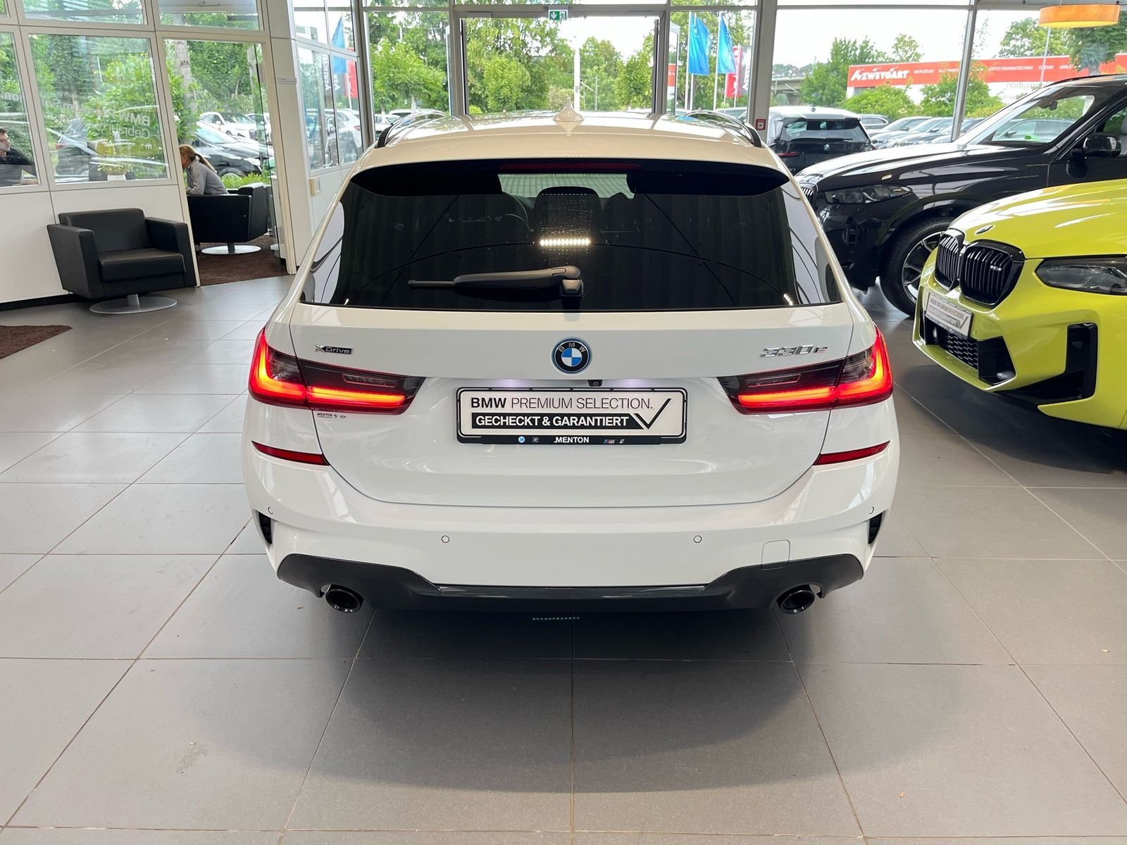 BMW 330e xDrive Touring M Sport AHK/HuD/Laser/HiFi/A