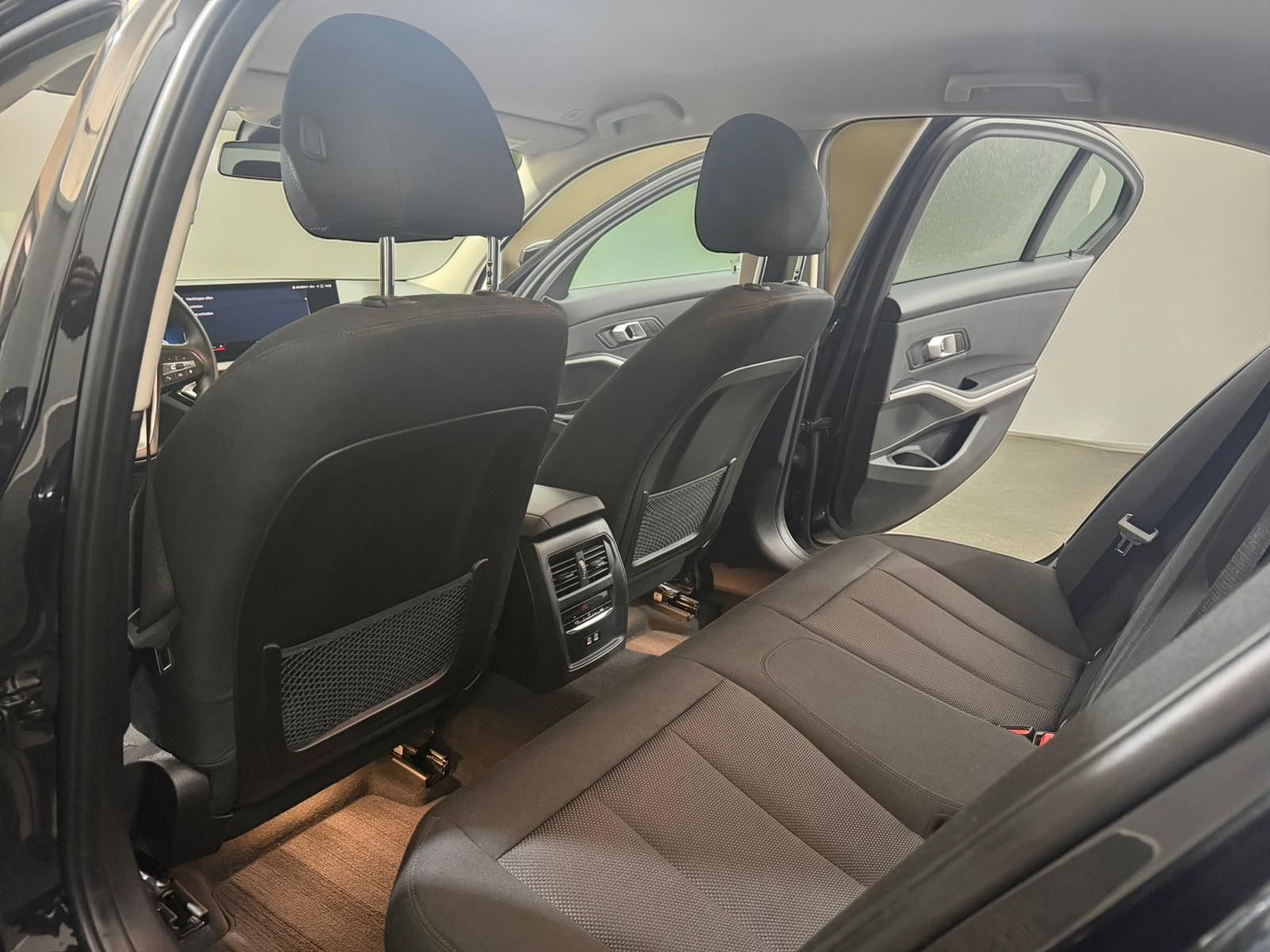 BMW 320d Limo xDrive Shadow-Line AHK*WIDE*LED*CARPLA