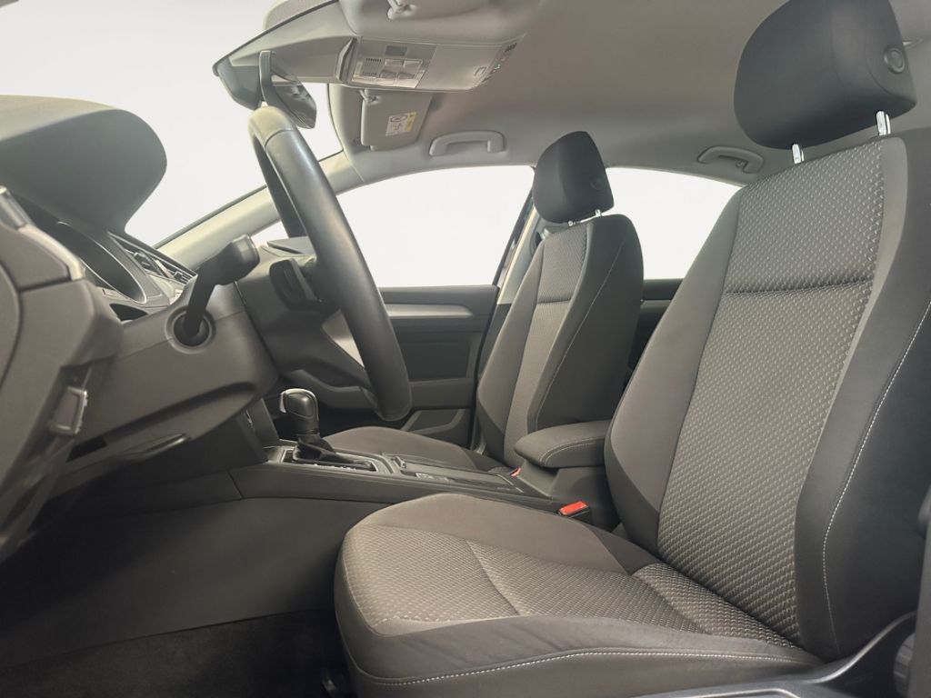 Volkswagen Passat AUTOMATIK - Samsaru's Car Outlet