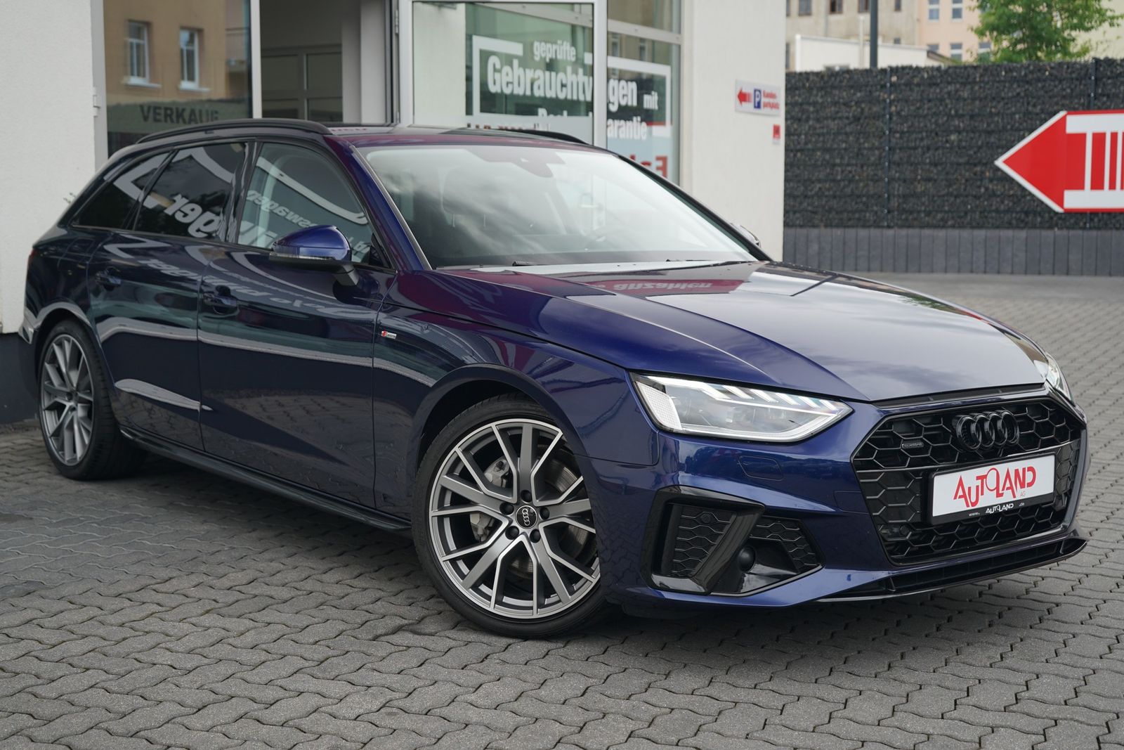 Audi A4 Avant 40 quattro S-Line - Samsaru's Car Outlet