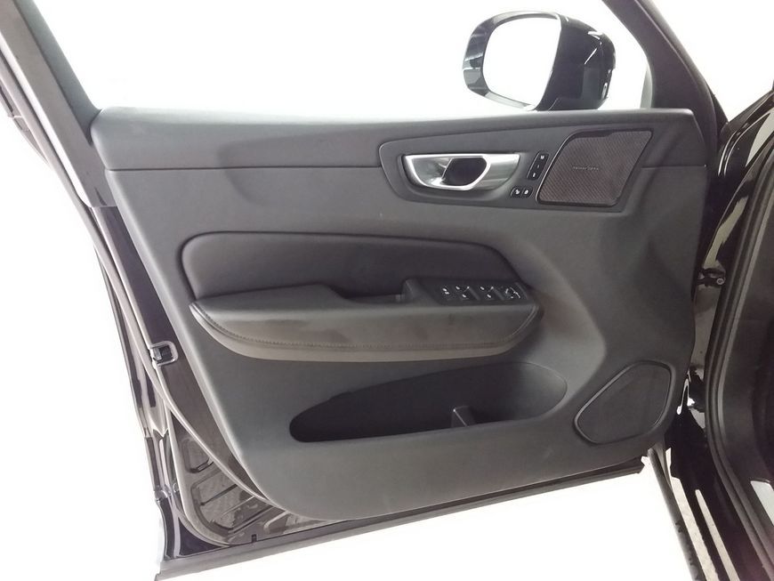 Volvo XC60 B4 D AWD Plus Dark