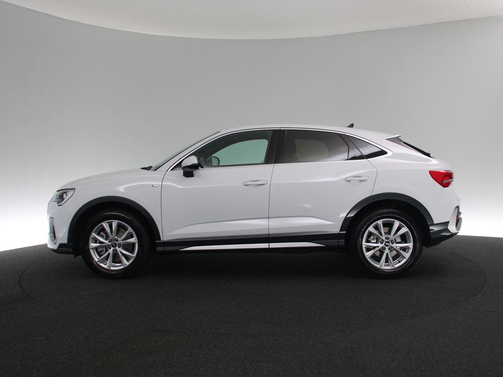 Audi Q3 Sportback 40 TFSI quattro S line - Samsaru's Car Outlet